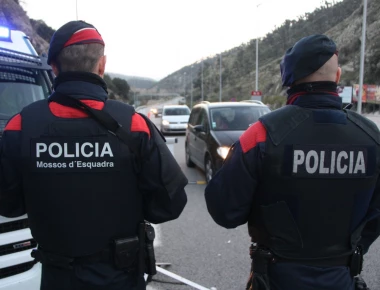 Εξουδετερώθηκε ένοπλος που επιτέθηκε με μαχαίρι σε αστυνομικό τμήμα της Καταλονίας